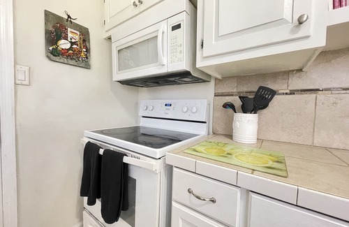 Tallahassee House | Elegant King Suite with Game Room and Pet-Friendly Amenities