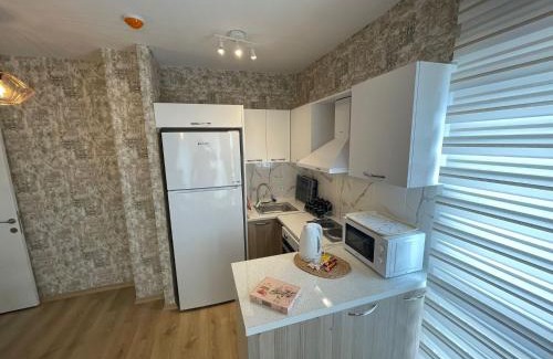 Esenyurt Apartment | Comfortable 1-Bedroom Retreat with Free Wi-Fi & Parking