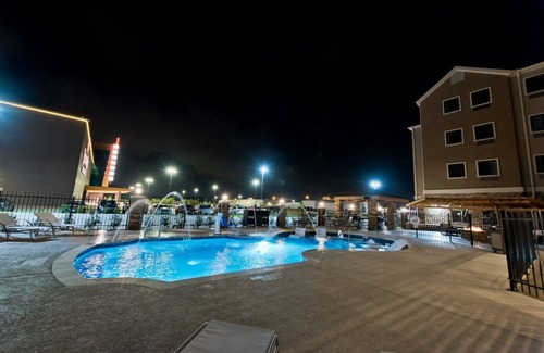 Humble Condo | Indulgent King Suite with Pool, Gym & Free Breakfast!