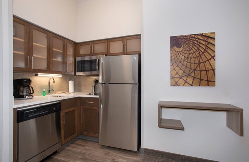 Rapid City Apartment | King Suite with Pool, Hot Tub & Free Breakfast for Travelers