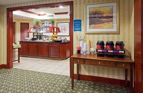 Cranbury Condo | King Suite with Pool & Free Breakfast, 10/10 Guest Rating
