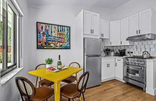 Flagler Village Apartment | Ultimate King Suite at Freedom House in Fort Lauderdale