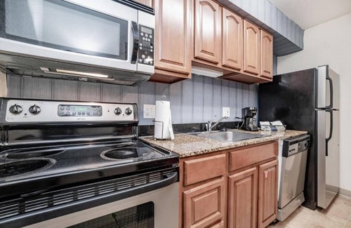 Doral Apartment | King Suite Near Beacon Centre MIA