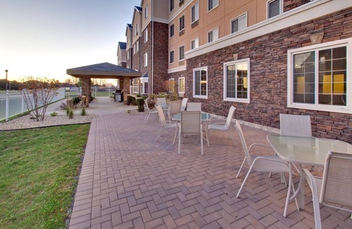 Rockford Apartment | King Suite with Pool and Free Breakfast for Business Travelers