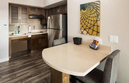 Lake Jackson Condo | Spacious King Suite with Kitchen & Pool in Prime Location