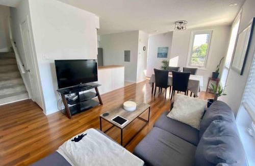 King West Village Apartment | Private Rooftop Retreat in King West - Family Friendly Getaway
