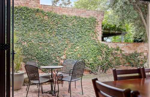 East Fremantle House | King44 - A Family-Friendly 4-Star Escape Awaits You