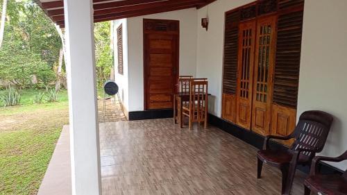 Kathaluwa Villa | Discover Kingdom of Haven: Guest Rated 10/10 with Dining