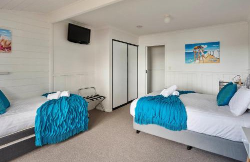 Binalong Bay Apartment | Inviting Kingfisher Cottage: Beachfront Bliss at Binalong Bay