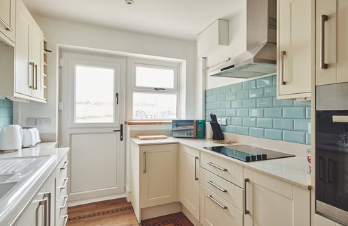 Pudleston Cottage | Top-Rated Kingfisher Cottage with Pool & Spa Amenities