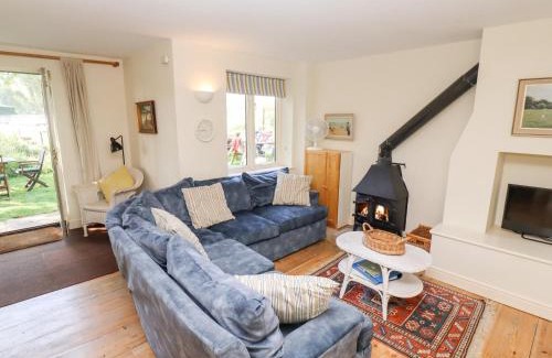 Cirencester House | Discover Kingfisher House: Your Perfect Getaway Awaits