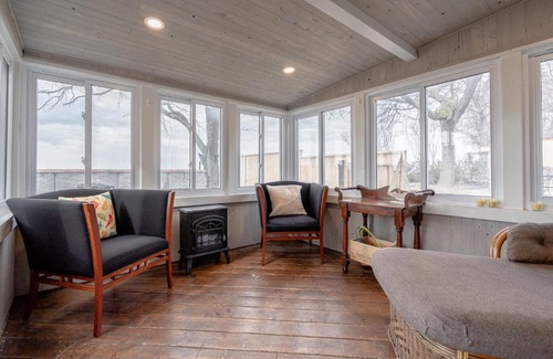 Leamington House | Relax at KingFisher Lakehouse: Create Lasting Memories!