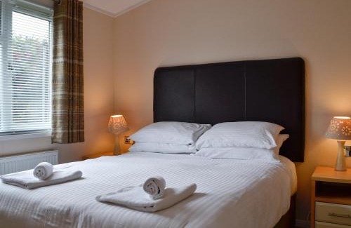 Hopton on Sea House | Family-Friendly Kingfisher Lodge: A 4-Star Retreat