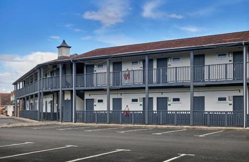 Deanshanger Hotel | Kingfisher Park