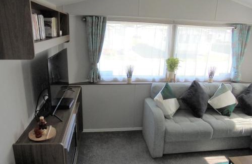 Ingoldmells Apartment | Family-Friendly Kingfisher: 8 Berth & Central Heating