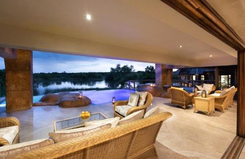 Bela-Bela Cabin | Discover Kingfisher Villa: Spa, Pool & Hot Tub Retreat