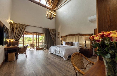Leeupoort Hotel | Discover Kingfisher Villa: Eco-Friendly Retreat with Pool