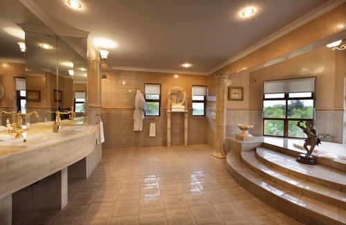 Leeupoort Hotel | Discover Kingfisher Villa: Eco-Friendly Retreat with Pool