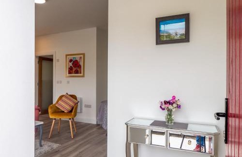 Glassillaun House | Kings Apartment: A Cozy Retreat for Your Next Getaway