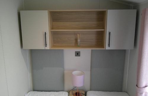Chapel Saint Leonards Resort | Kings Ashington 6 Berth Central Heated Enclosed Veranda