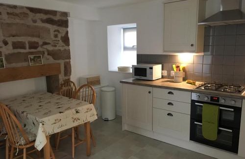 Nairn House | Top-Rated Kings Cottage in Nairn with Kitchen Amenities
