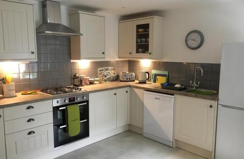 Nairn House | Top-Rated Kings Cottage in Nairn with Kitchen Amenities