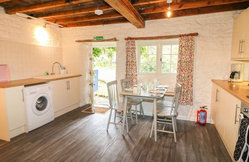Fulbeck Cottage | Discover Kings Cottage: Pet-Friendly Holiday Retreat in Fulbeck