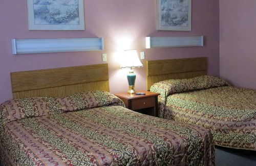 Orillia Hotel | Comfortable Stay at Kings Inn - Orillia with Breakfast & More