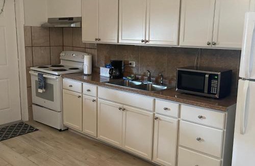 Anglers Park Hotel | Relax at Kings Kamp with Oceanfront Views & Family Amenities