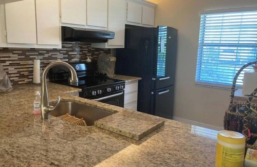 Kings Lake Condo | Top-Rated Kings Lake Condo with Pool Near the Beach