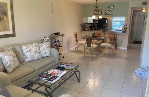 Kings Lake Condo | Top-Rated Kings Lake Condo with Pool Near the Beach