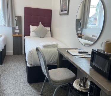 Newmarket Apartment | Discover Comfort at Kings Lodge - Guest Rated 8/10
