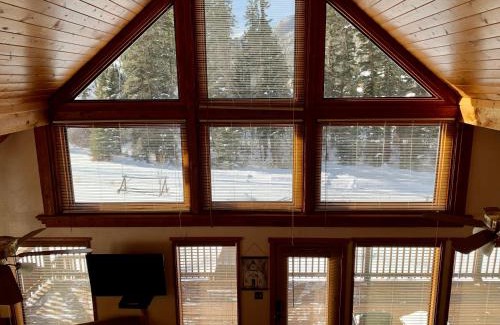 Red River House | Discover Kings Mountain Kabin: High-Speed Wifi & Family Fun