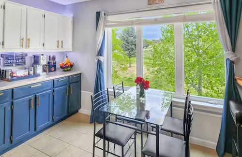 Glenwood Springs Condo | Romantic Mountain Getaway at Colorful-Rado Near Glenwood