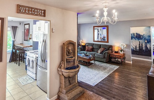Glenwood Springs Condo | Romantic Mountain Getaway at Colorful-Rado Near Glenwood