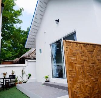 Sa Khu Hotel | Oceanfront Kingsacre: Guest Rated 8.9 with Pool Access