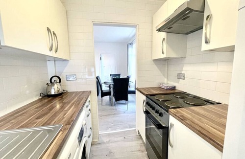 King's Park Apartment | Family-Friendly Stay at Kingsbridge Apartment with Breakfast