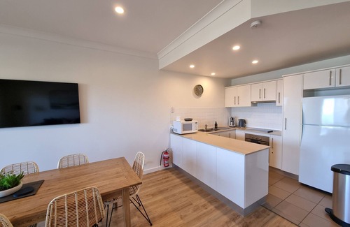 Kingscote House | Oceanfront Kingscote Terraces Two with Pool & Spa Access