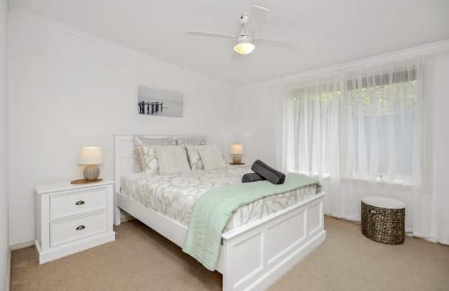 Victor Harbor House | Pet-Friendly Kingsford Cottage with WIFI and 4-Star Comfort