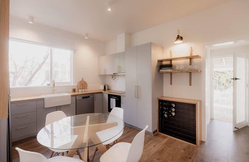 Kingston Beach House | Kingston Beach Cottage