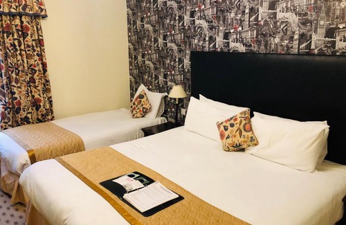 Coombe Hill Hotel | Comfortable Kingston Lodge Hotel with Pet-Friendly Amenities