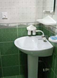 PECHS House | Comfortable Kingston Motel with Family-Friendly Amenities