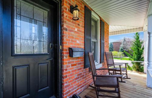 Kingsville Apartment | Kingsville House - The Birds Nest Room
