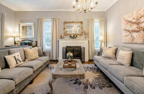 Kingsville Apartment | Kingsville House - The Birds Nest Room