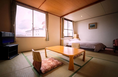 Kawayu Onsen Hotel | Comfortable Kinkiyu Hotel: Family-Friendly with Hot Tub