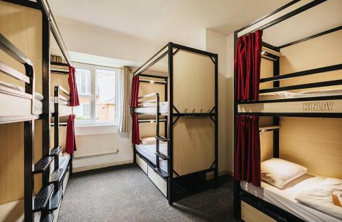 Galway City Centre Hostel | Comfortable Kinlay Hostel Near Eyre Square with Breakfast