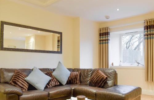 Dunfermline House | Kid-Friendly Retreat at Kinneddar Cottage - 4-Star Escape