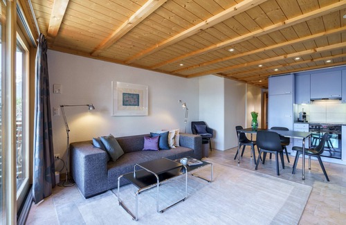 Wengen Apartment | Discover Kinohaus 7: Top-Rated Stay with Family Amenities
