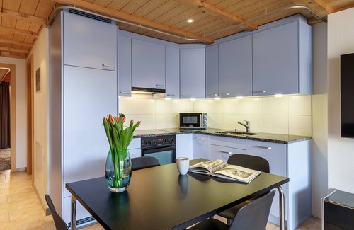 Wengen Apartment | Discover Kinohaus 7: Top-Rated Stay with Family Amenities