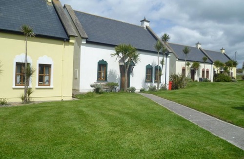 Kinsale Apartment | Kinsale No 6 - sleeps 8 guests in 4 bedrooms